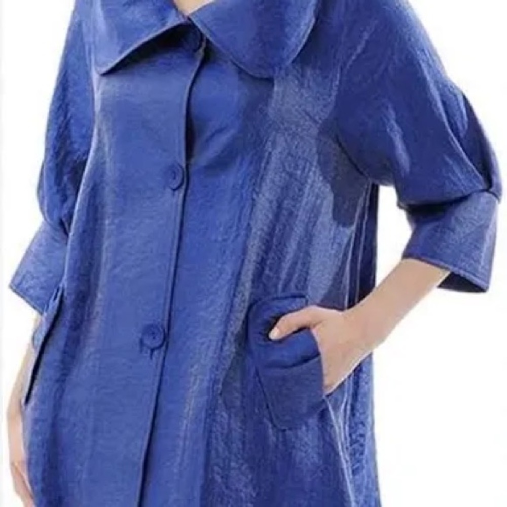 Blue Trench Coat with Fitted Silhouette